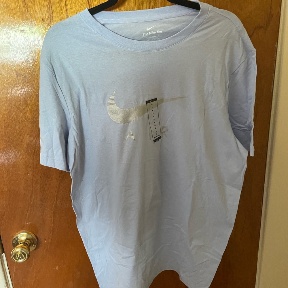 NWT Nike Men's Sky Blue Short Sleeve Tee